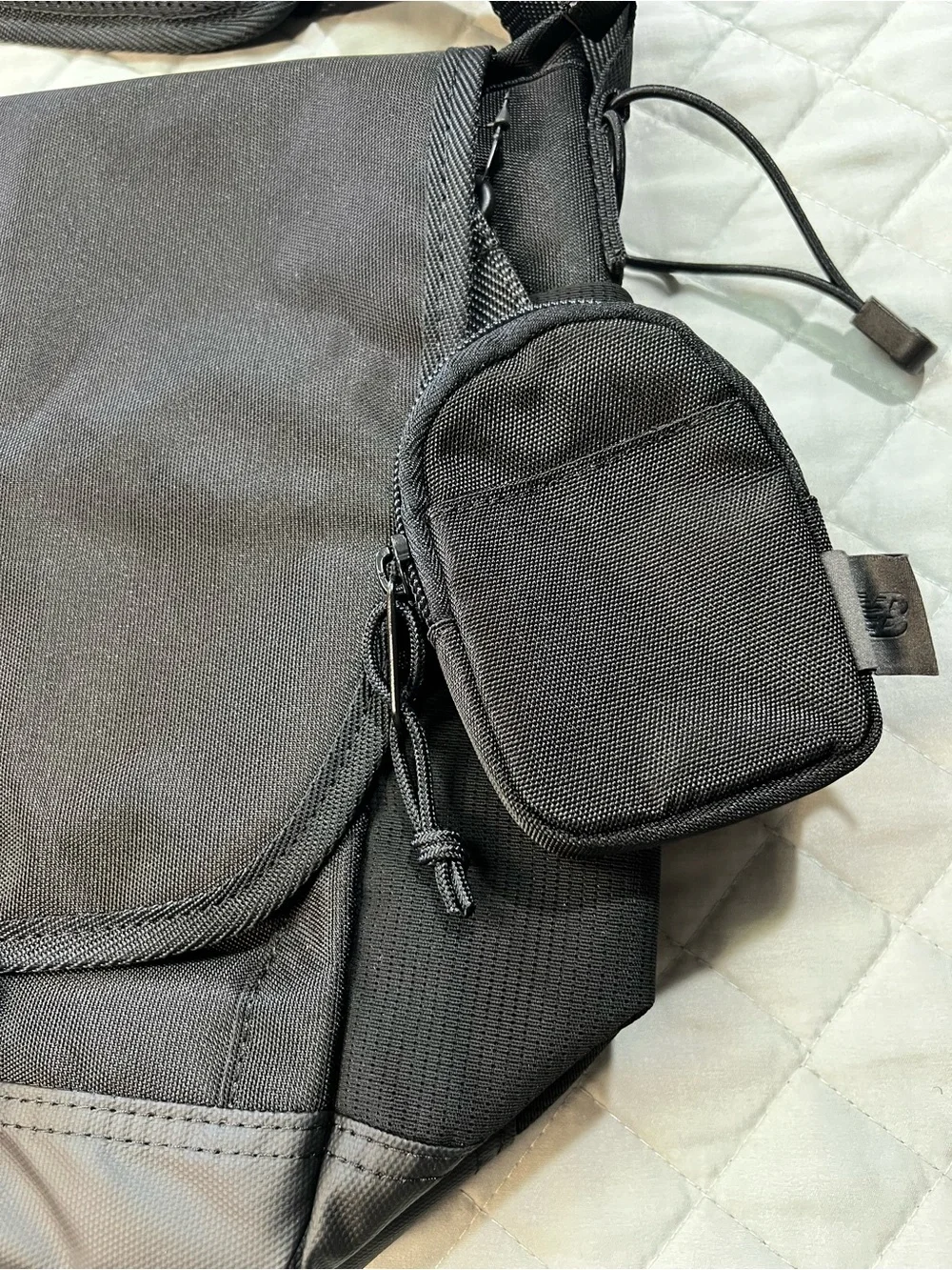 New Balance Athletic Black Messenger work Bag Crossbody Laptop Bag 20”x12”x5”